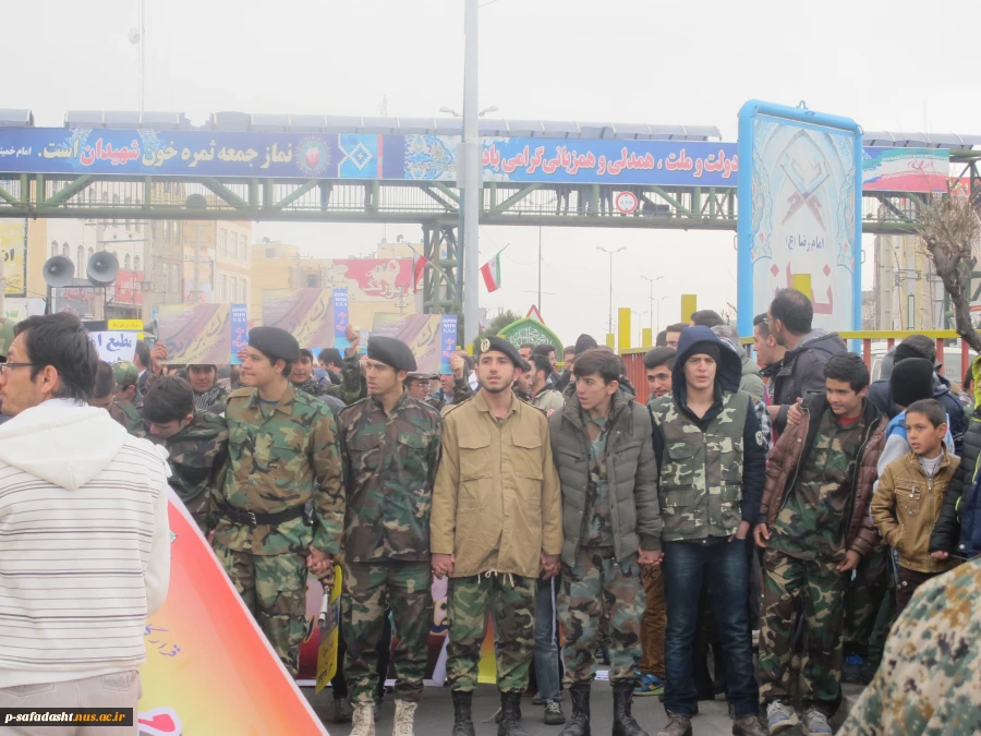مراسم راهپیمایی 22 بهمن ماه در شهر صفادشت 12