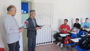 تجلیل و تقدیر از اساتید  دانشکده تربیت بدنی صفادشت
 2